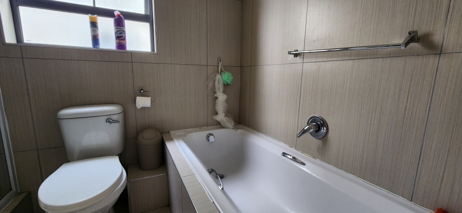 2 Bedroom Property for Sale in Parklands East Western Cape